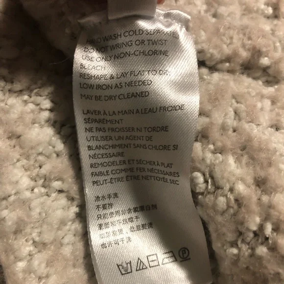 Urban Outfitters White/ Silver Cropped Open Front Popcorn Knit Cardigan Sweater - Picture 5 of 5